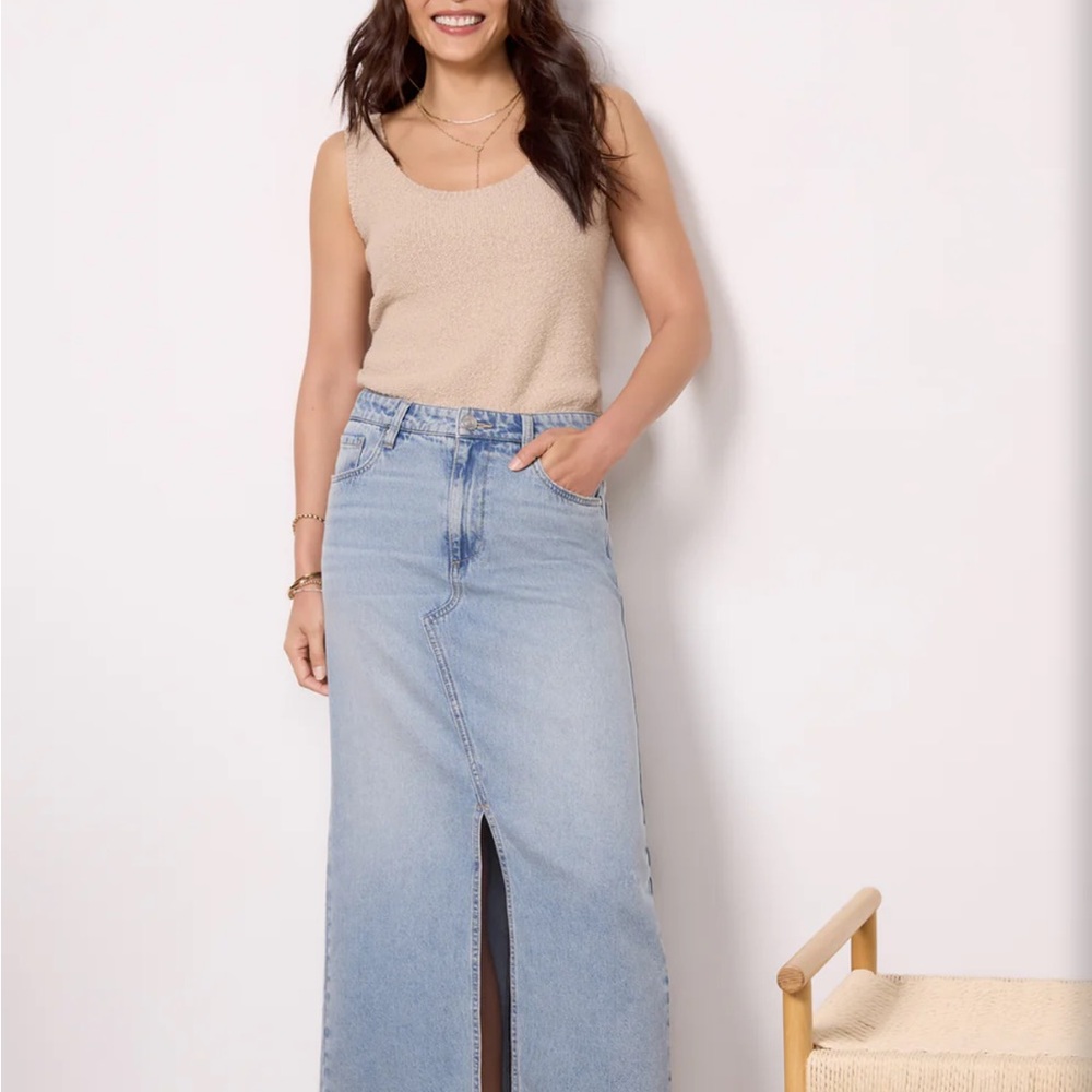 Kut from the Kloth: Denim Maxi Skirt, size 8